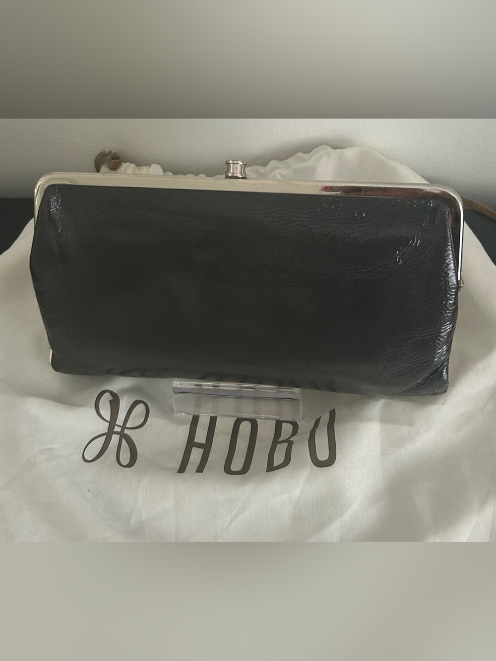 HOBO International Metallic Gray Leather Kiss Lock Clutch Wallet - Picture 9 of 10